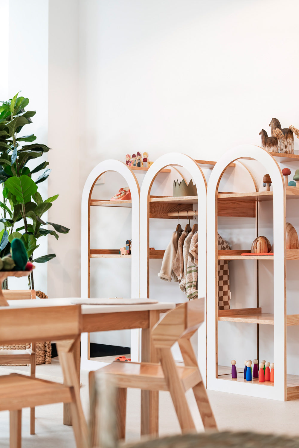 Arched Shelf (White + Natural) – 4-Tier Open Storage