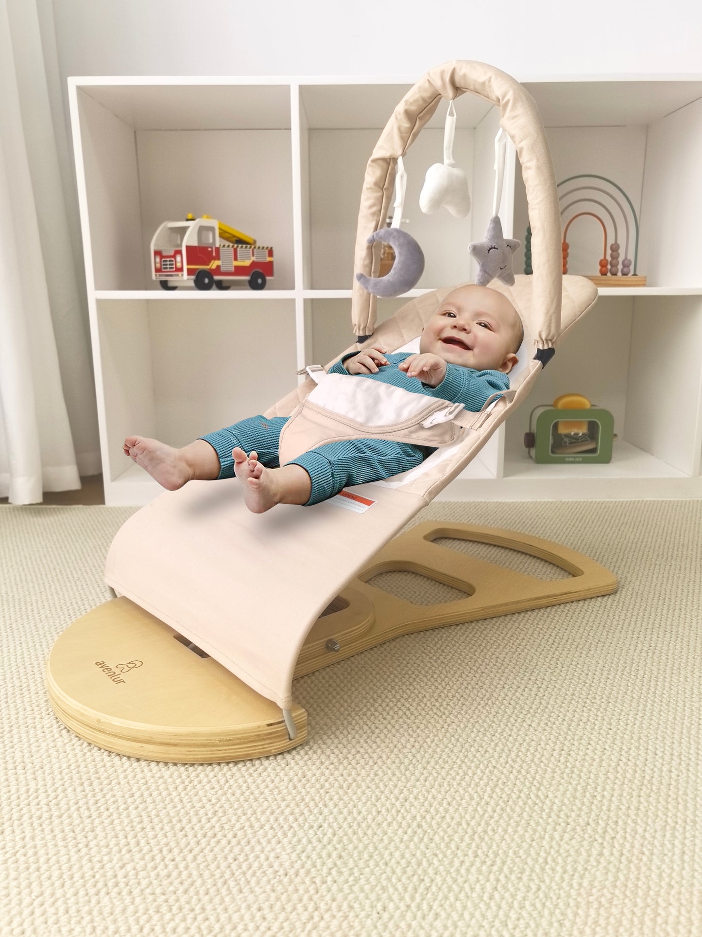 Transat pour bébé Avenlur Fir – Transat pliable en bois avec arche de jeu