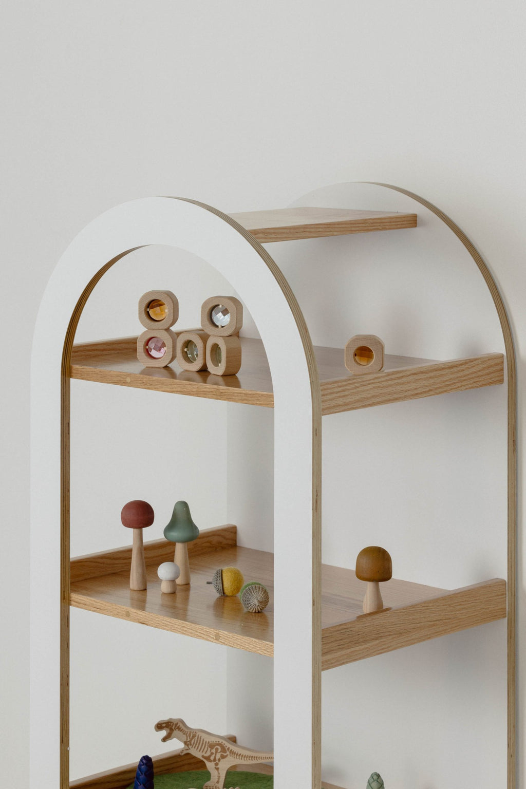 Arched Shelf (White + Natural) – 4-Tier Open Storage