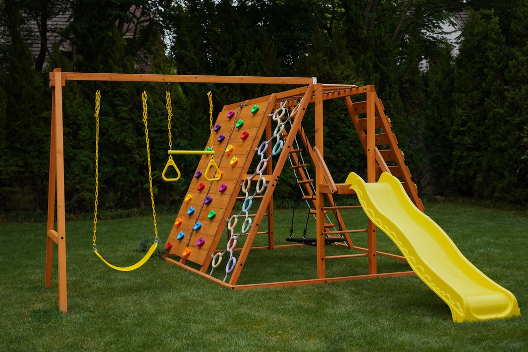 Sycamore - Backyard Ultimate Climbing Set with 2 Swings And Trapeze Bar.