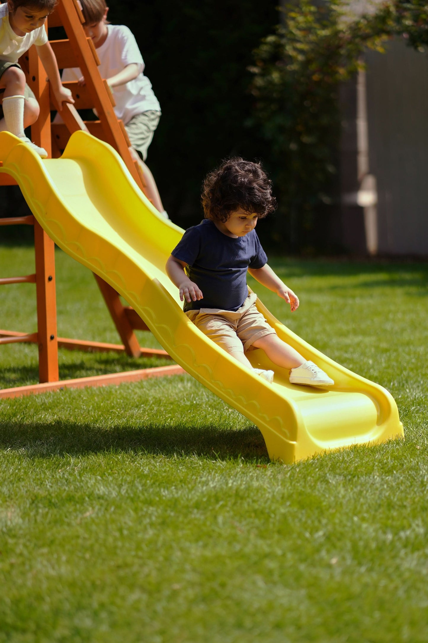 Sycamore - Backyard Ultimate Climbing Set with 2 Swings And Trapeze Bar.