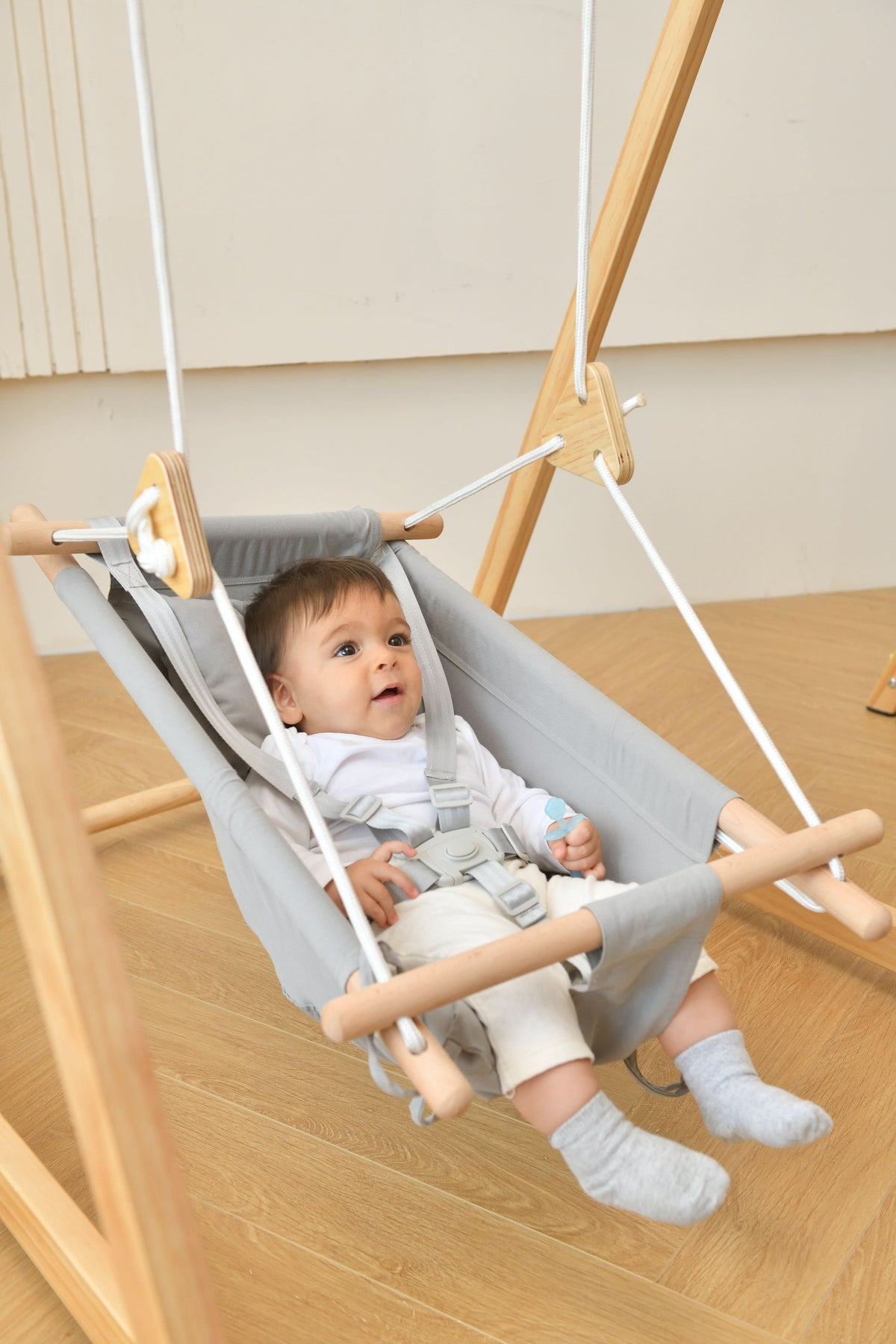 Avenlur hammock swing seat for babies and toddlers