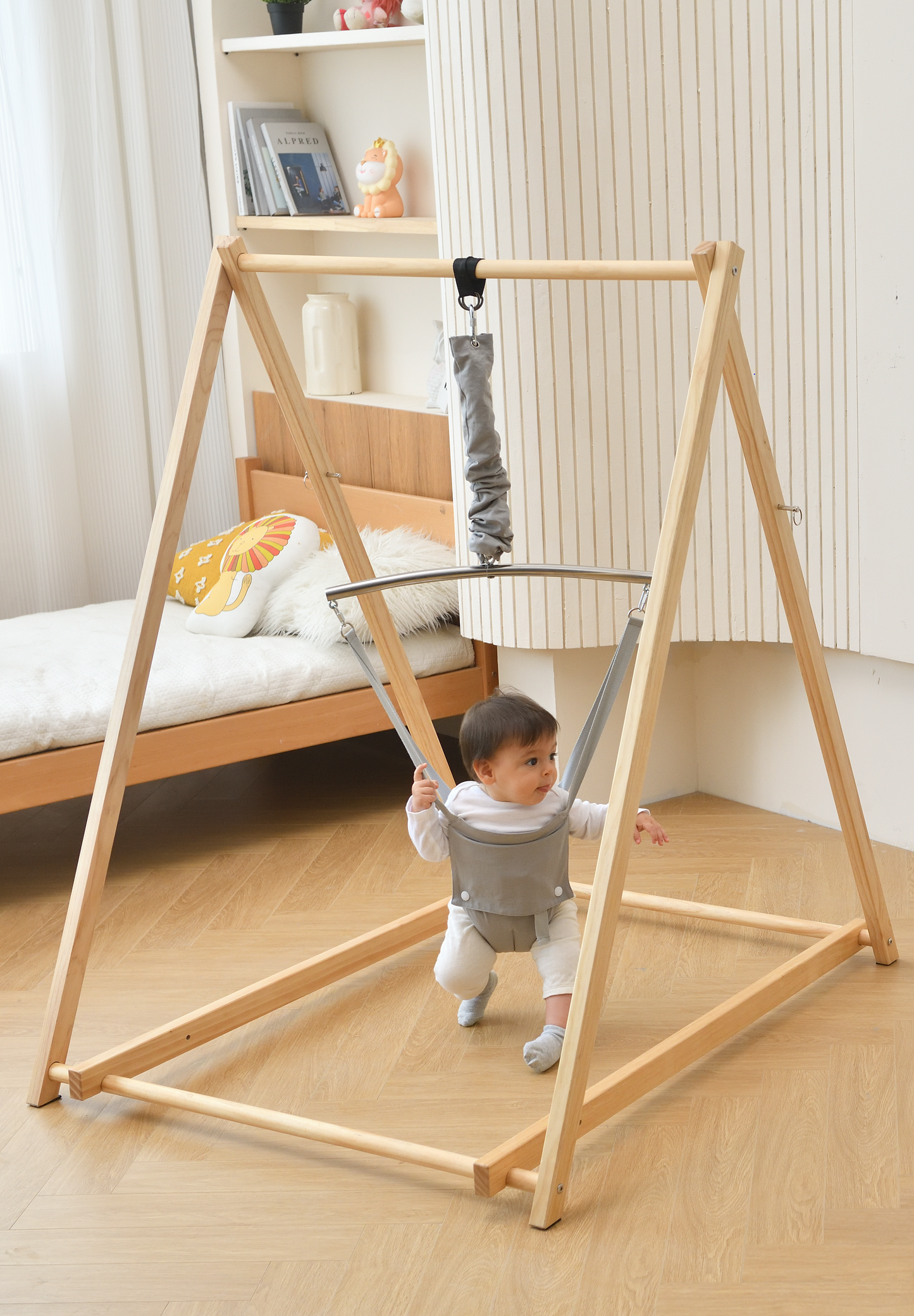 Tulip - Foldable Baby Bouncer with Harness.