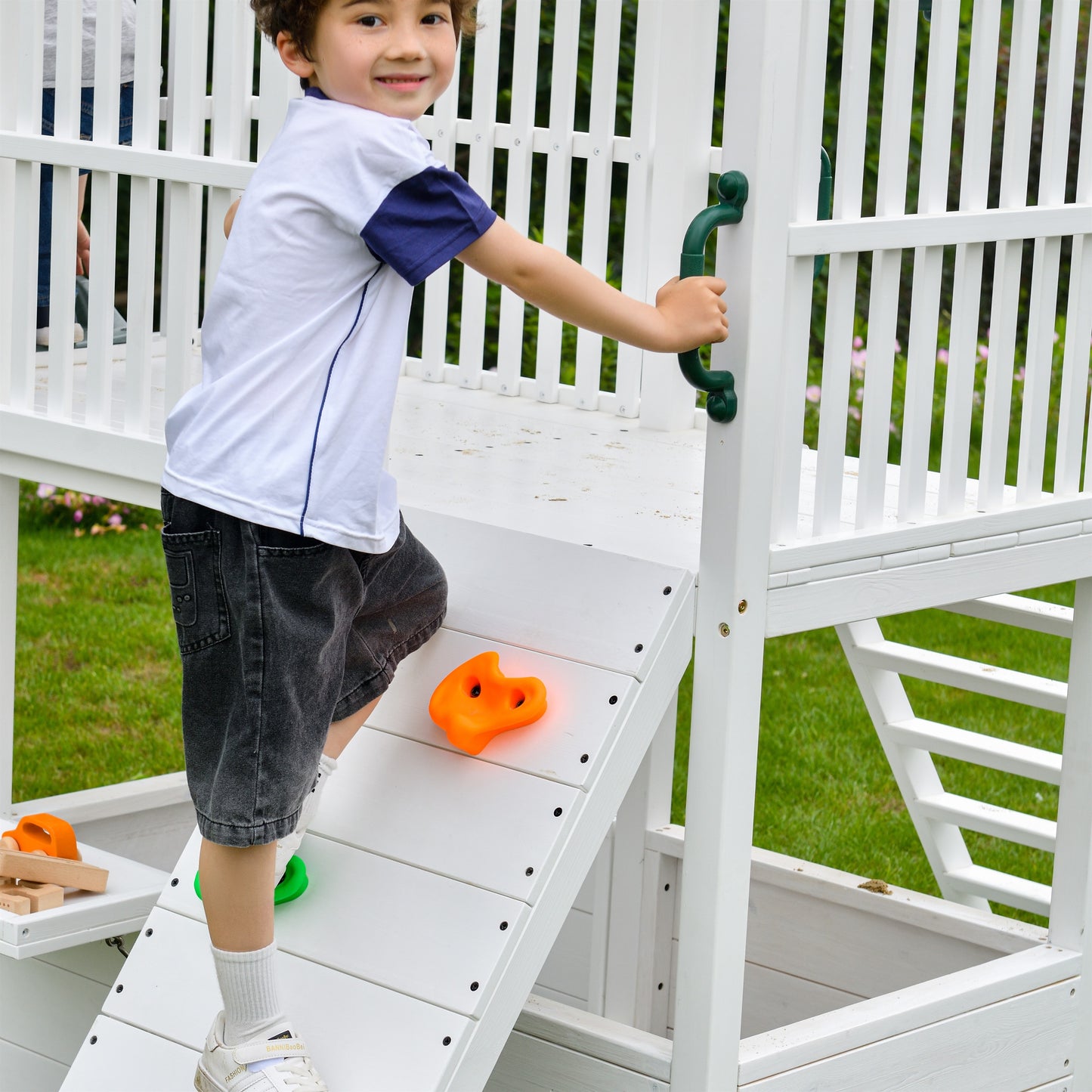 Craftsman - Modern Backyard Outdoor Swing Set.