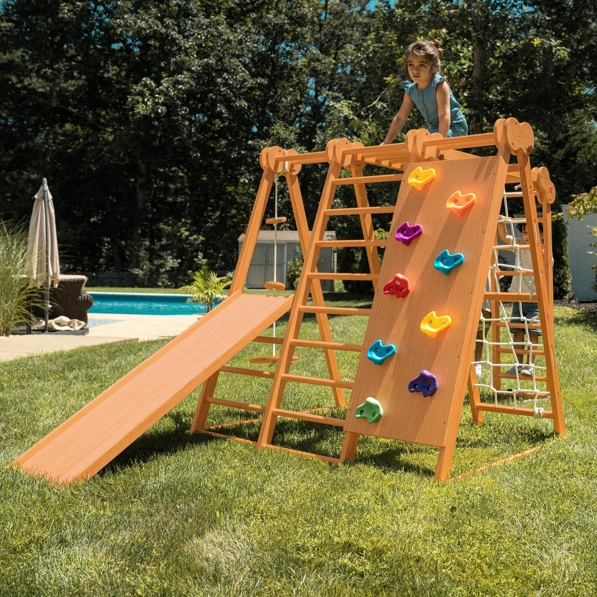 Avenlur Chestnut playset rings and monkey bars