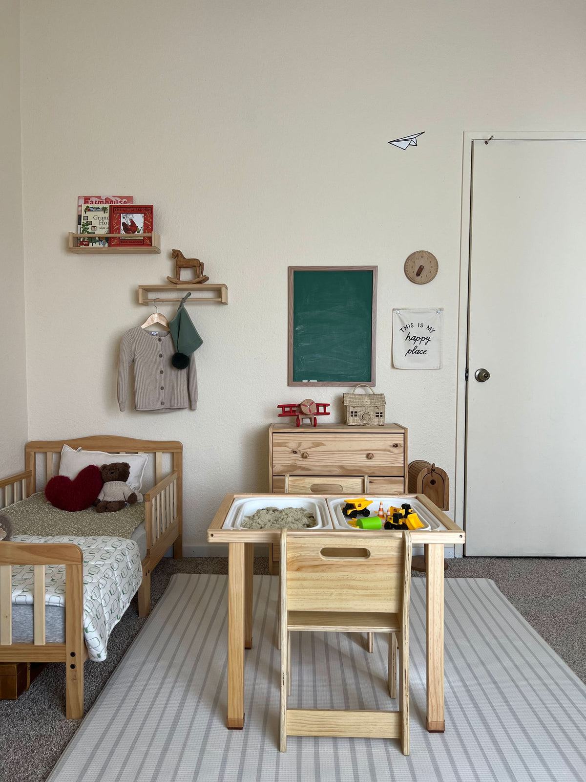 Avenlur Cordia play table set up in a playroom
