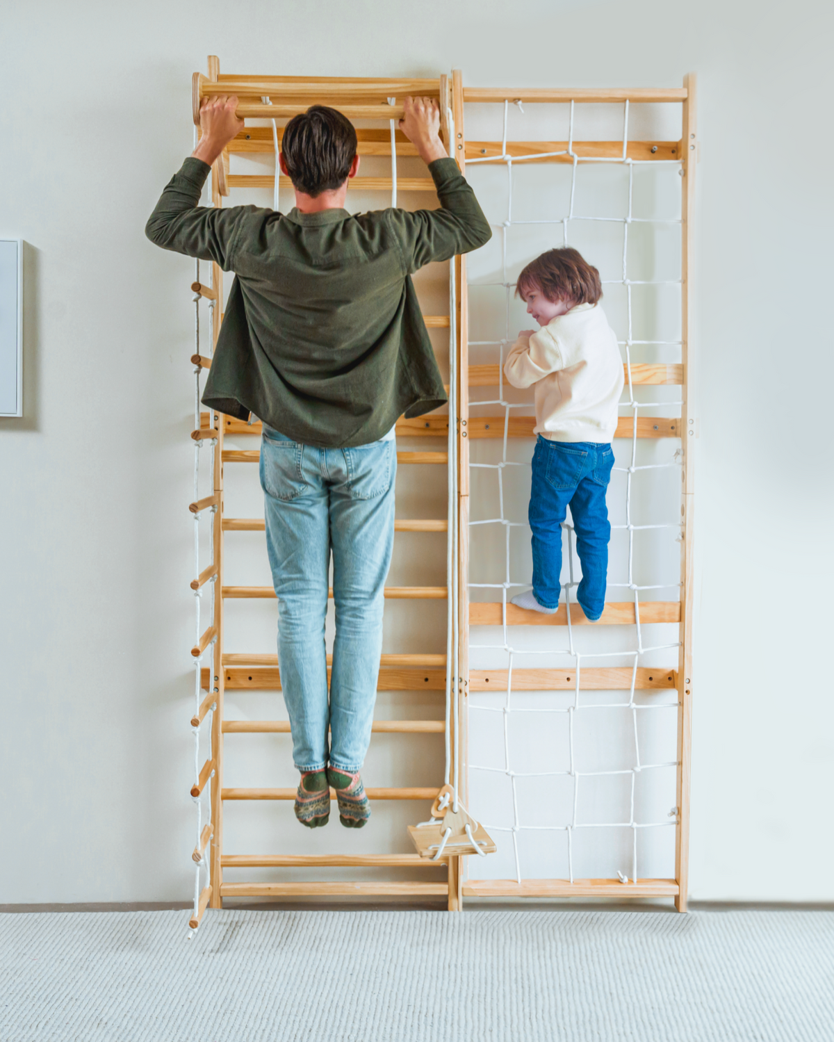Avenlur Neem wall-mounted climber in a kids playroom