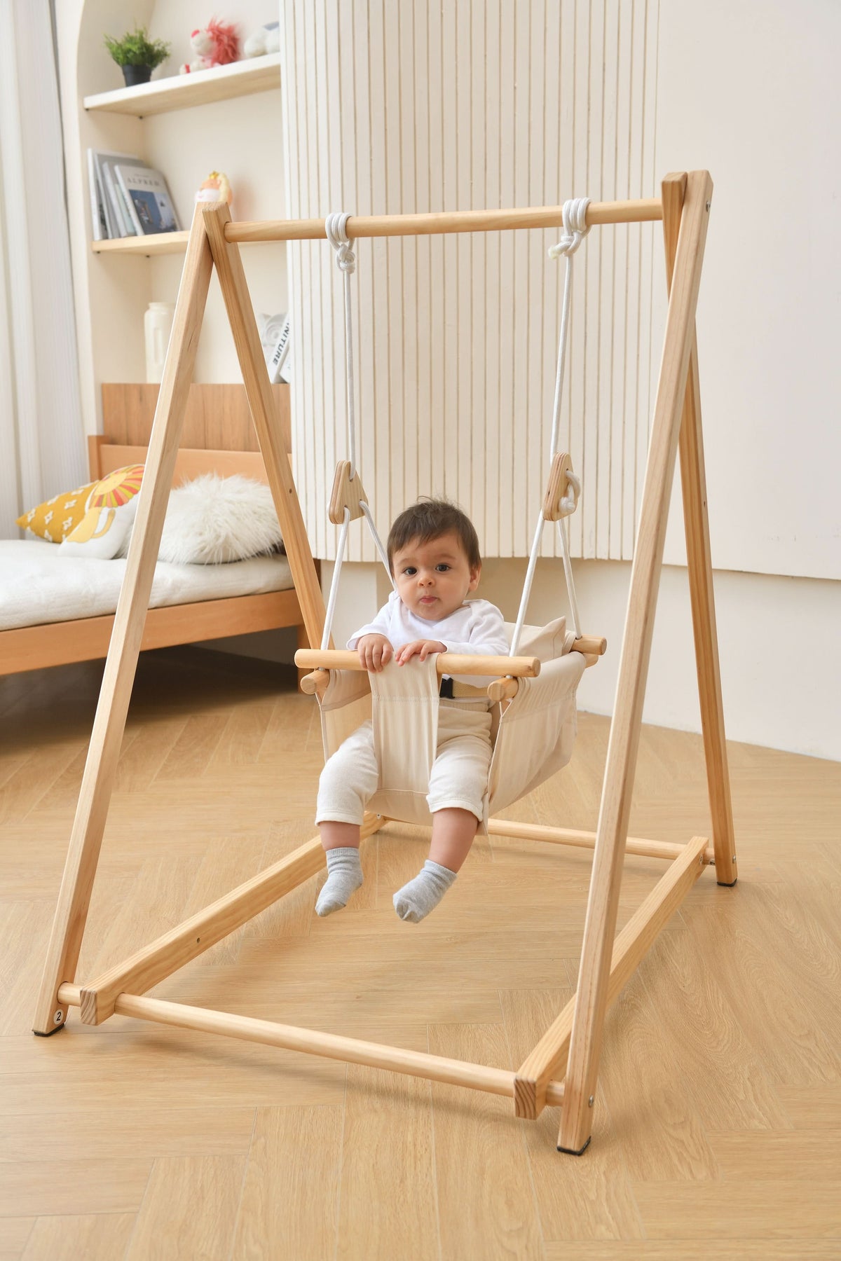 Avenlur Spruce baby swing seat and pine stand detail