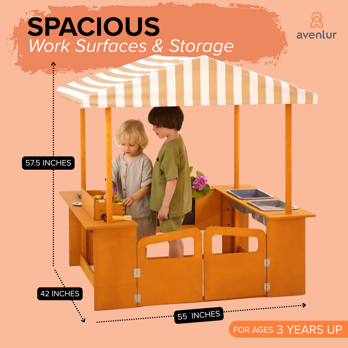 Avenlur Sumac play market stand with shelves and sign