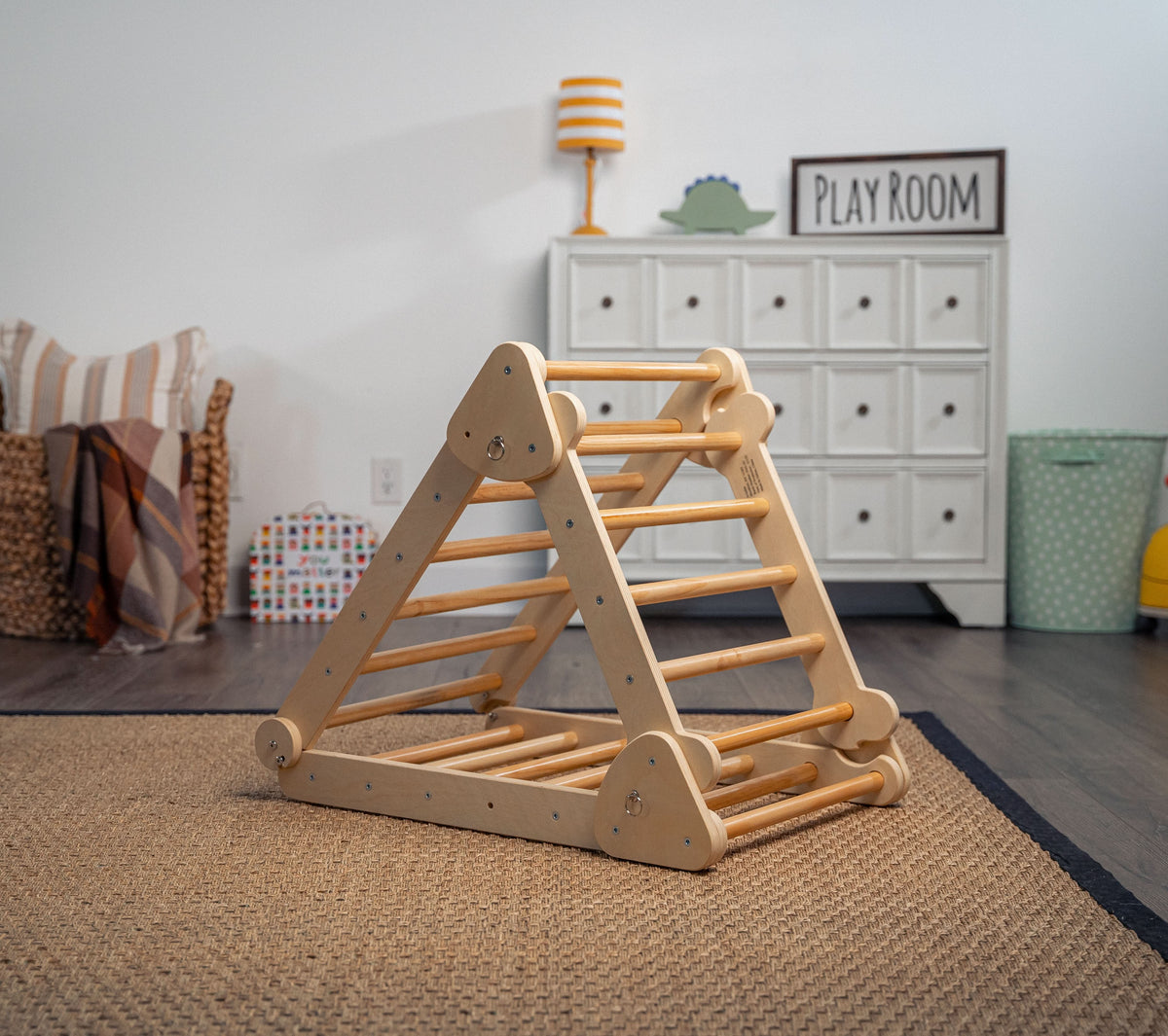 Avenlur Vicus climbing triangle in a bright playroom