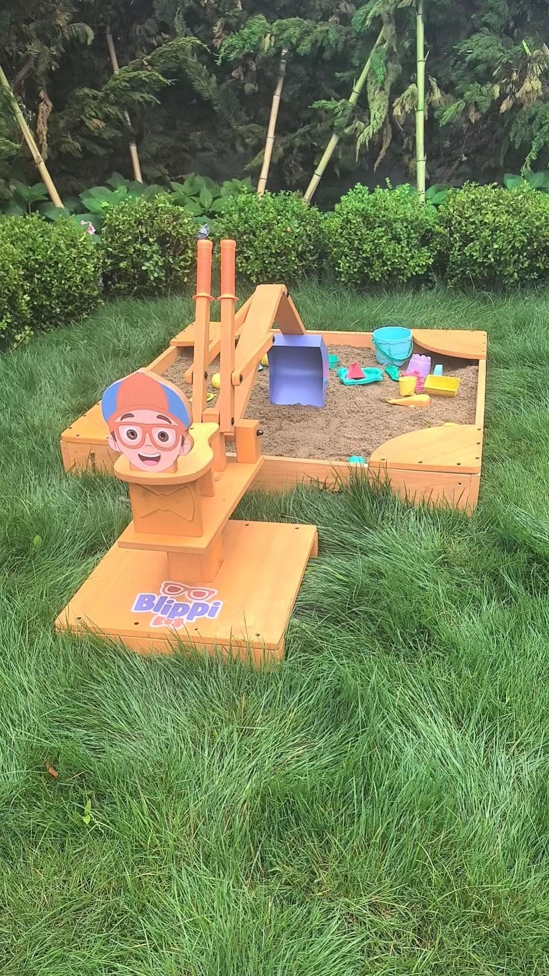 Blippi excavator, a gift for Blippi fans