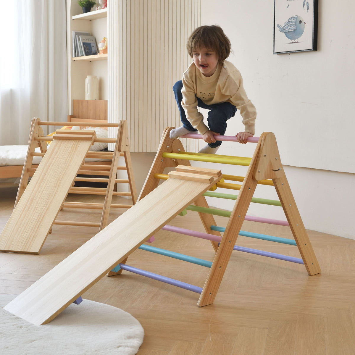 Avenlur Olive Pikler Triangle