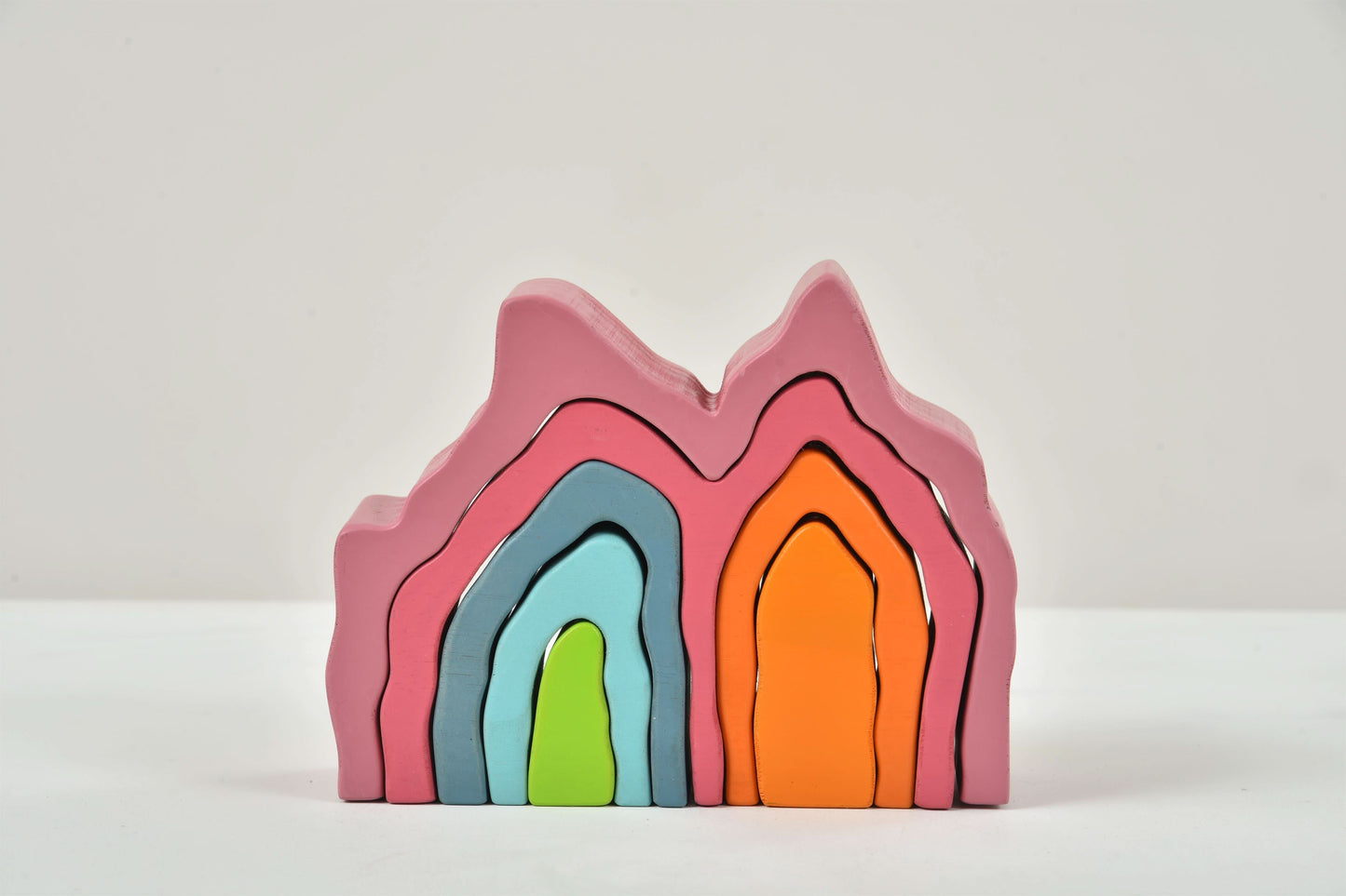 Blocs de puzzle empilables en bois en forme de montagne arc-en-ciel