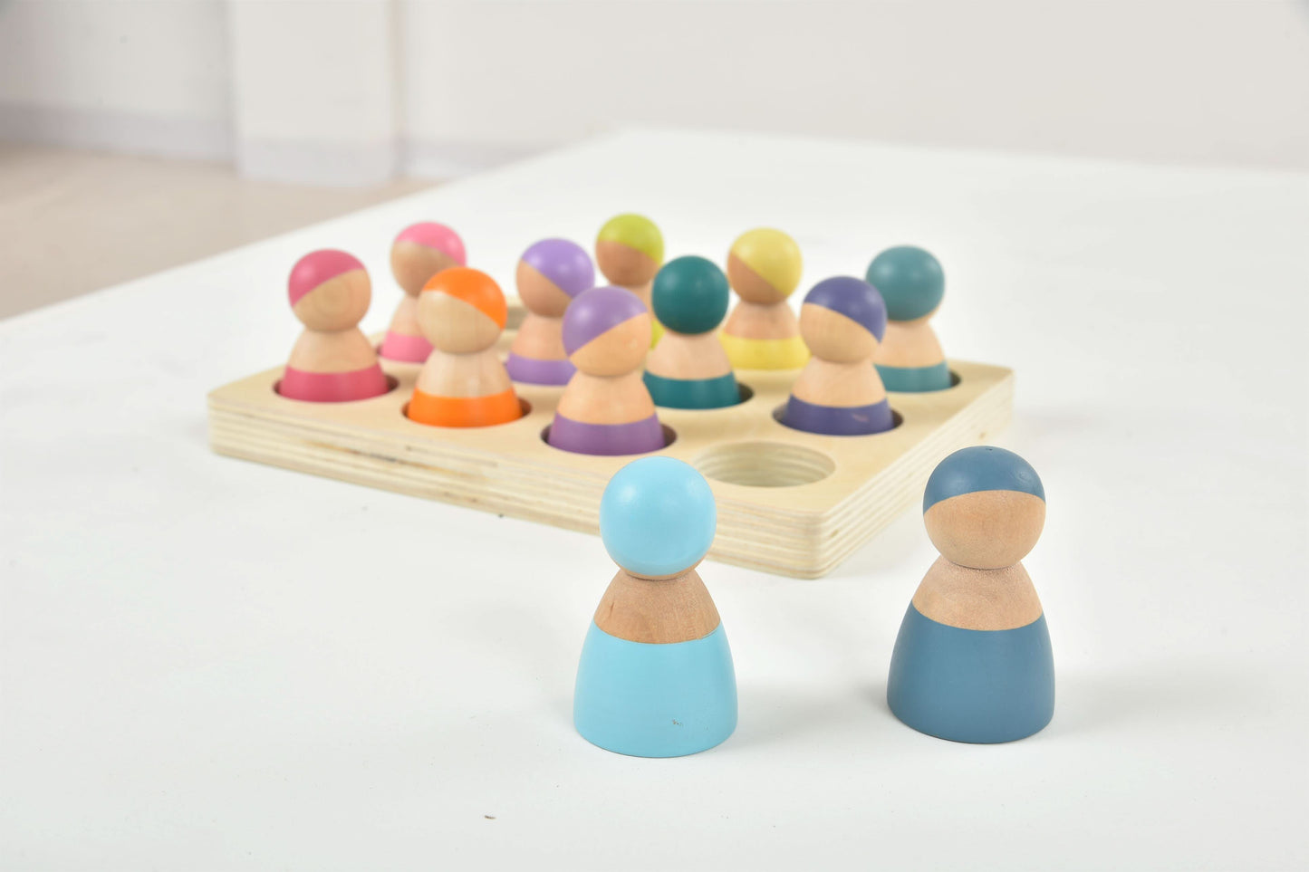 Wooden Rainbow Peg Dolls Figures 12 Piece Set.