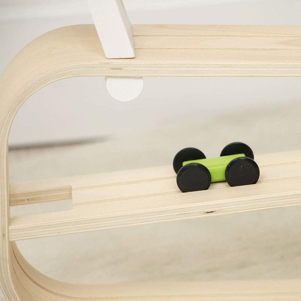 Avenlur car ramp toy with four wooden race cars