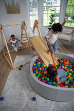 Close up of the ladder rungs on the Avenlur Juniper toddler gym