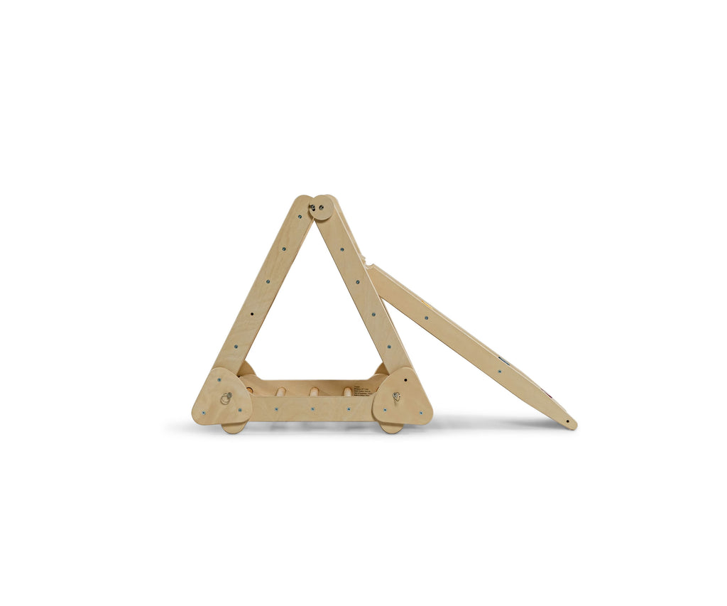Front view of the Avenlur Vicus triangle ladder