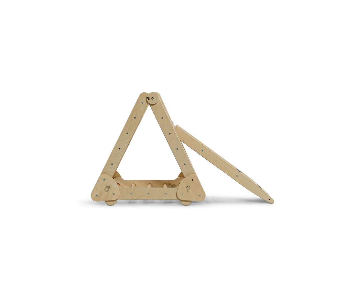 Front view of the Avenlur Vicus triangle ladder