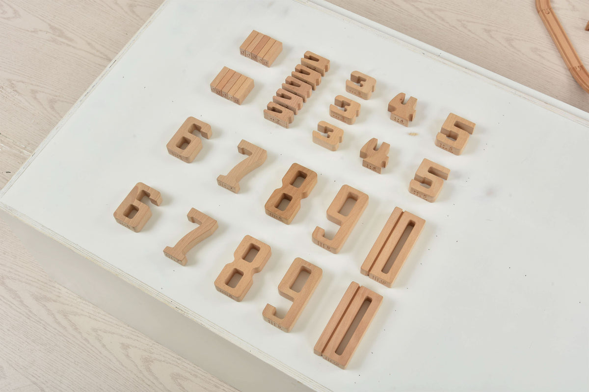 Avenlur wooden number blocks lined up from 1 to 10