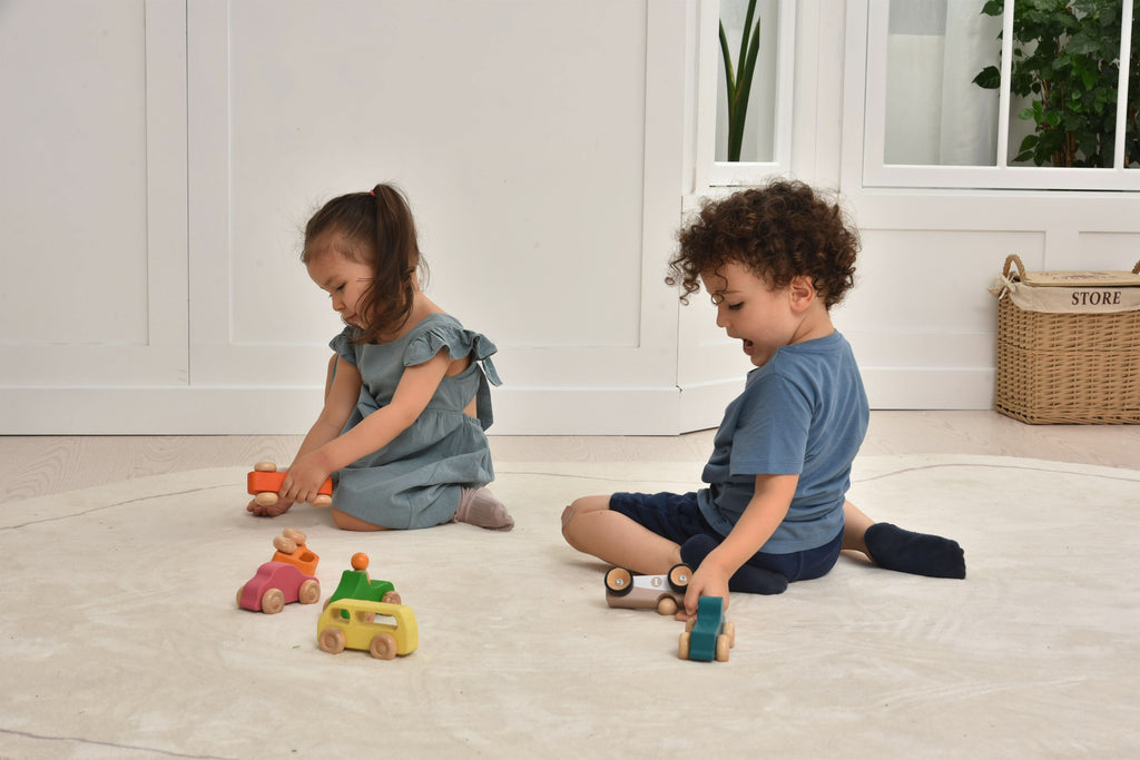 Avenlur wooden toy car gift set for 1 year olds and up